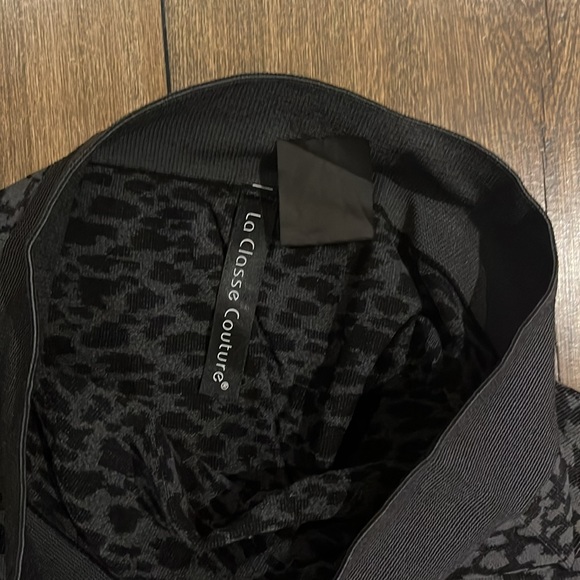 black grey very stretchy legging in pebble print - Picture 3 of 4